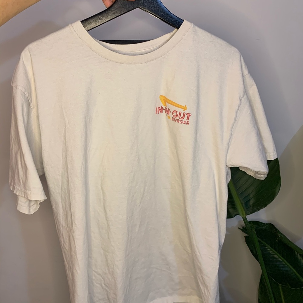 In n out tee